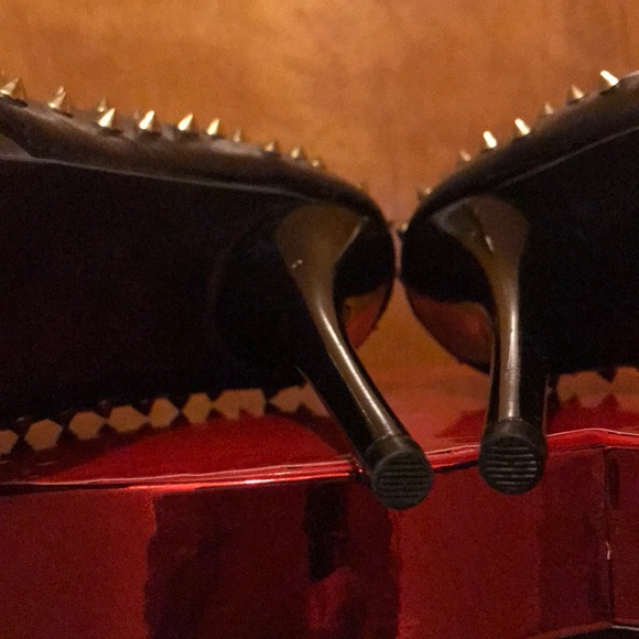 Shoes - Picture 3 of 3